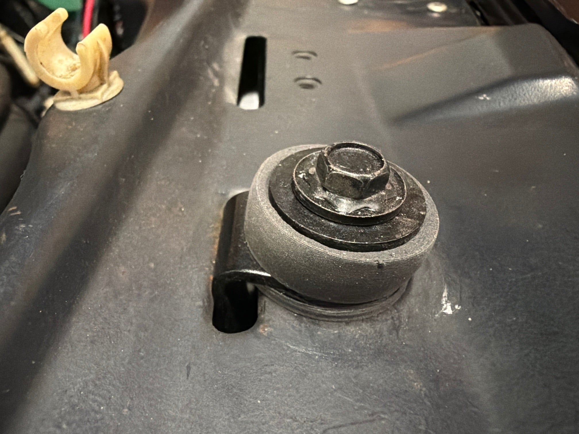 silent bloc supérieur de radiateur pour GOLF II